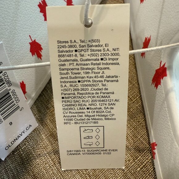 Women's Size 9 Old Navy Maple Leaf (Oh, Canada!) Slide Sandals - Picture 9 of 9